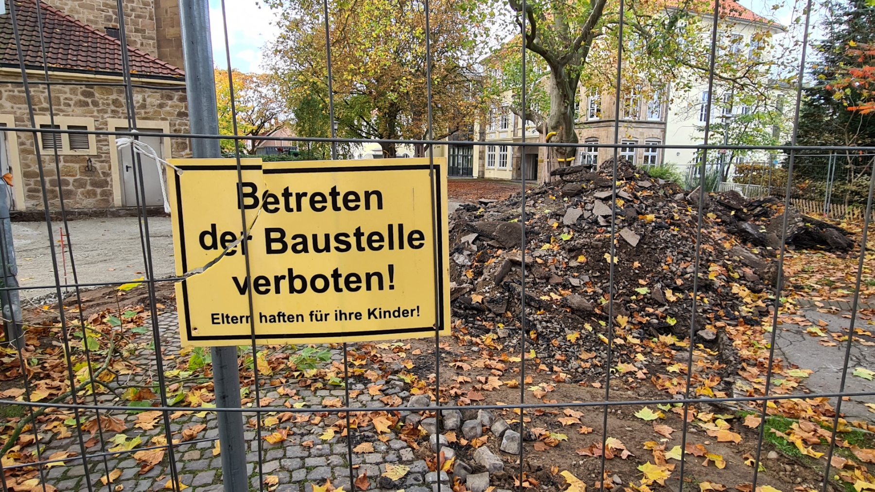 Bauarbeiten an der Kilianskirche erschweren den Zugang Kilianskirche